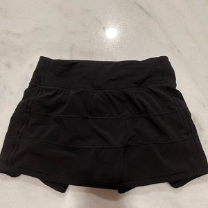 black lululemon pace rival skirt